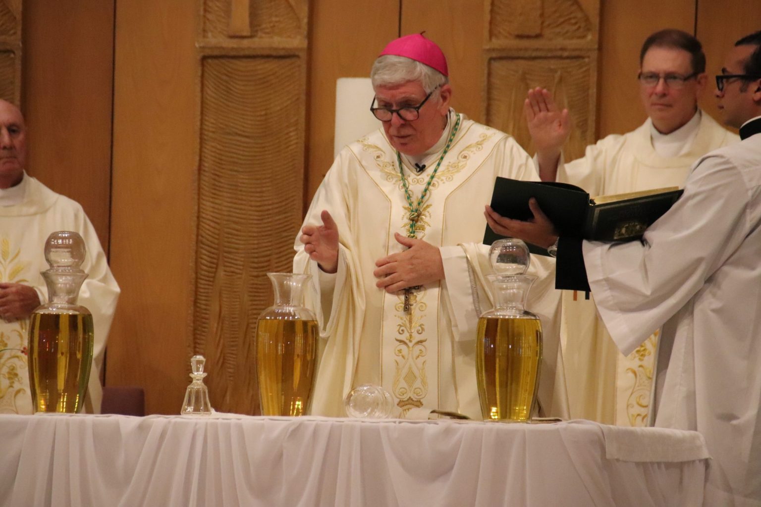 chrism-mass-a-virtual-sign-of-unity-holy-oils-blessed-and-consecrated-diocese-of-venice