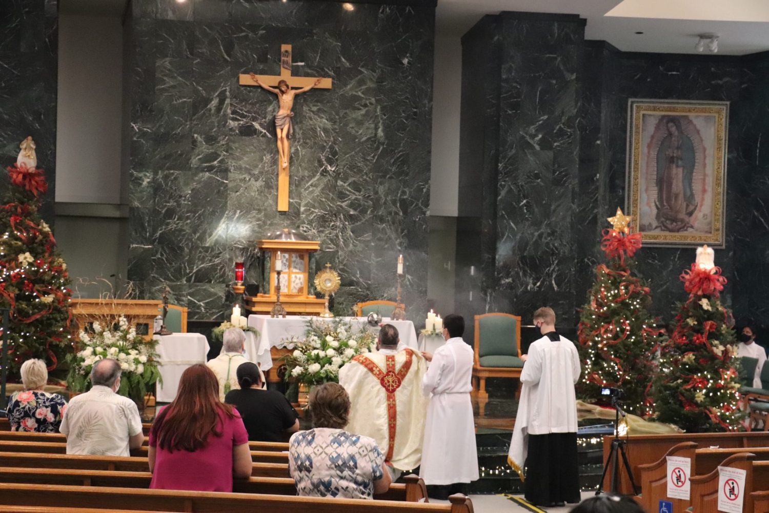 Bishop helps Parish celebrate Feast Day - Diocese of Venice