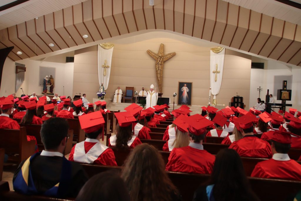 Cardinal Mooney Graduation 2022 Diocese Of Venice